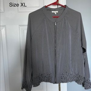 Women’s Zip Up Blouse